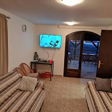 Teja Vikendica Ledinci