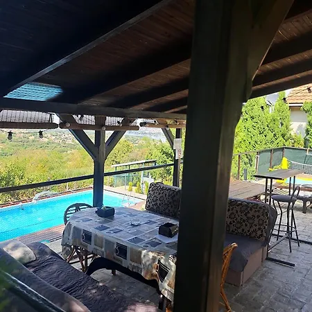 Teja Vikendica Ledinci